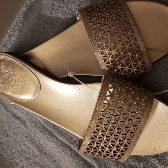 Vince camuto size 9.5 sandals flats sliver new - Picture 8 of 8